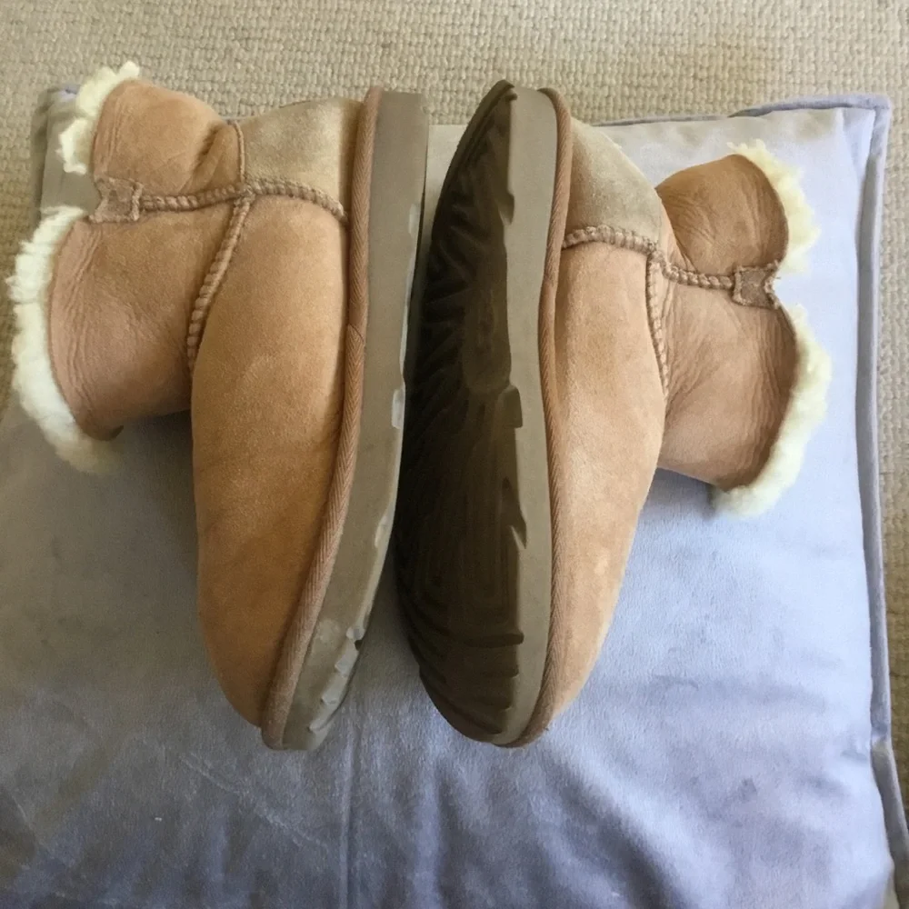 UGG Kids Chestnut Suede Sheepskin Booties with Cream Fur